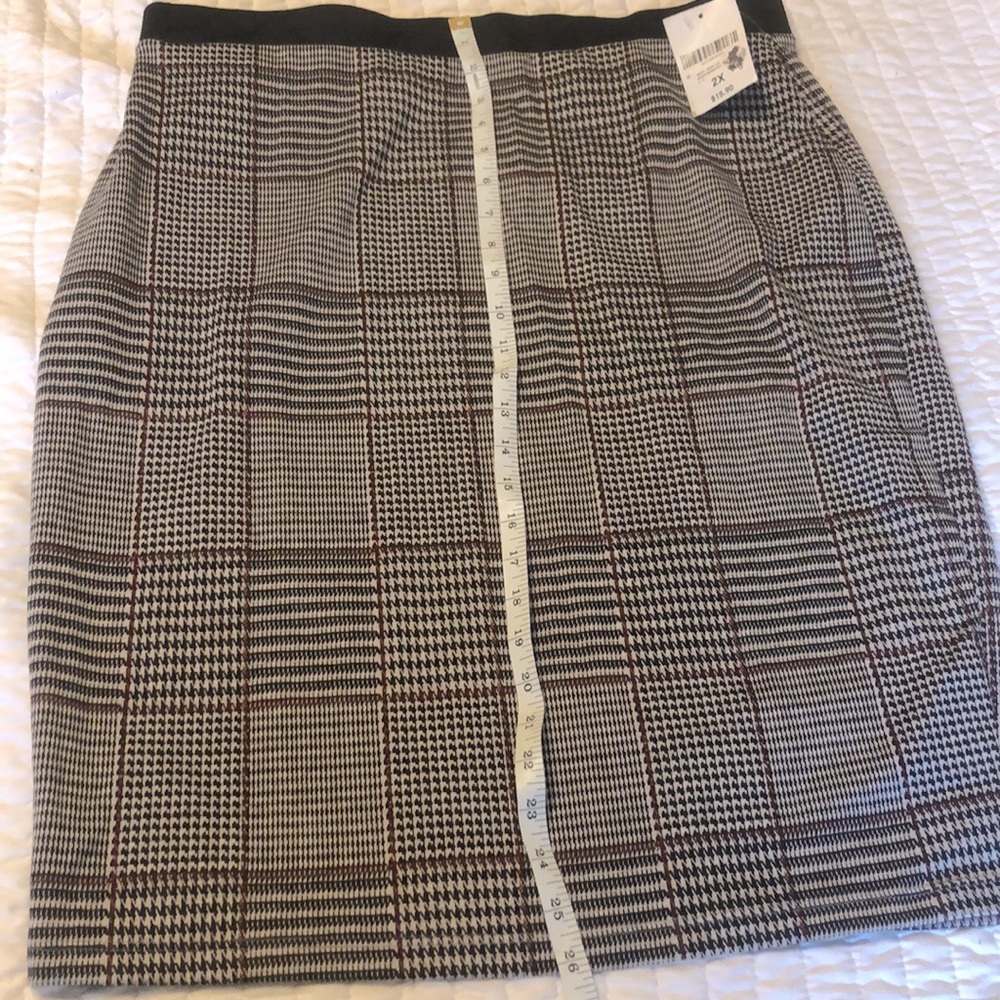 FOREVER 21 Below knee skirt